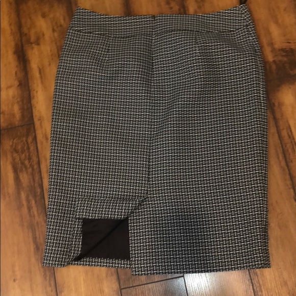 EVAN PICONE BLACK LABEL HOUNDSTOOTH PENCIL SKIRT. - Picture 2 of 5